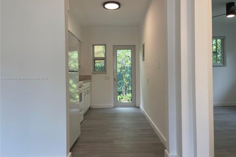 Villa ou maison à louer à Miami Beach, Floride: 1 chambre, 70.61 m2 № 1949619 - photo 5