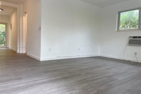 Villa ou maison à louer à Miami Beach, Floride: 1 chambre, 70.61 m2 № 1949619 - photo 3