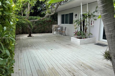 Villa ou maison à louer à Miami Beach, Floride: 1 chambre, 70.61 m2 № 1949619 - photo 12