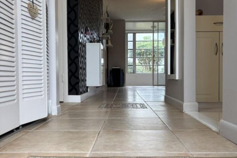 Copropriété à vendre à Sunrise, Floride: 1 chambre, 59.46 m2 № 2245441 - photo 2
