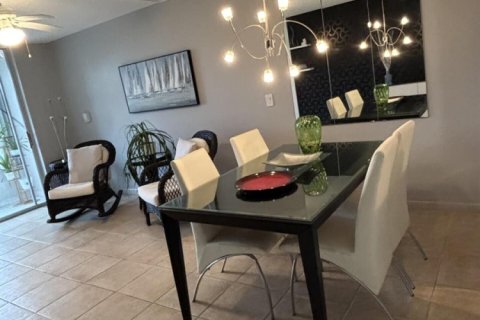 Copropriété à vendre à Sunrise, Floride: 1 chambre, 59.46 m2 № 2245441 - photo 3