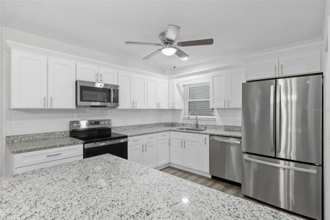 Casa en venta en Clearwater, Florida, 2 dormitorios, 130.06 m2 № 1902492 - foto 6