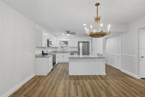 Casa en venta en Clearwater, Florida, 2 dormitorios, 130.06 m2 № 1902492 - foto 9