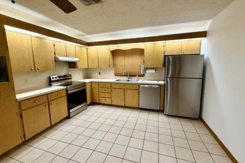Villa ou maison à louer à St. Lucie, Floride: 2 chambres, 96.53 m2 № 2387881 - photo 18
