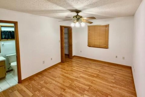 Villa ou maison à louer à St. Lucie, Floride: 2 chambres, 96.53 m2 № 2387881 - photo 23