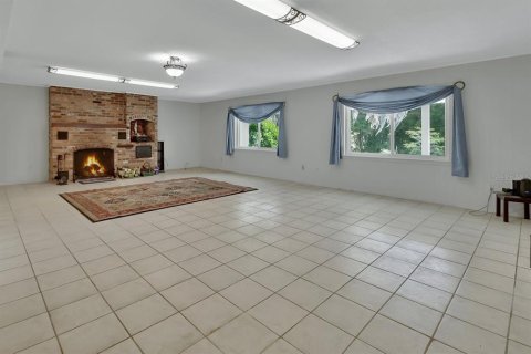 House in DeLand, Florida 6 bedrooms, 455.22 sq.m. № 1642920 - photo 8