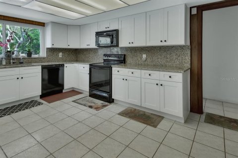 House in DeLand, Florida 6 bedrooms, 455.22 sq.m. № 1642920 - photo 15
