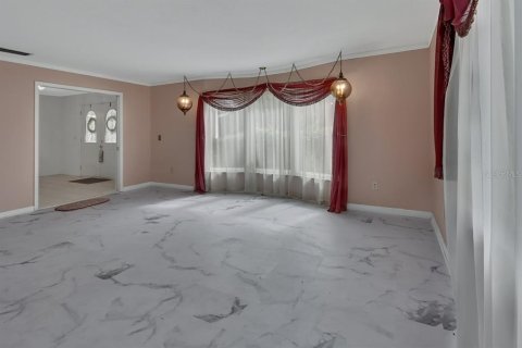 House in DeLand, Florida 6 bedrooms, 455.22 sq.m. № 1642920 - photo 20