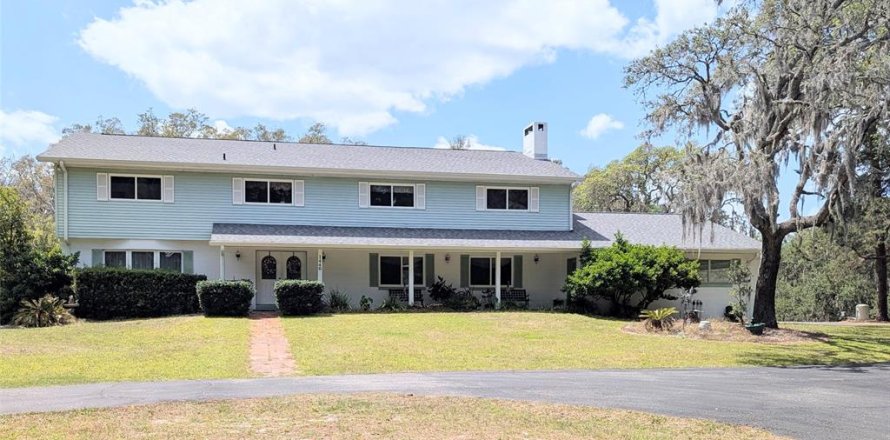 House in DeLand, Florida 6 bedrooms, 455.22 sq.m. № 1642920