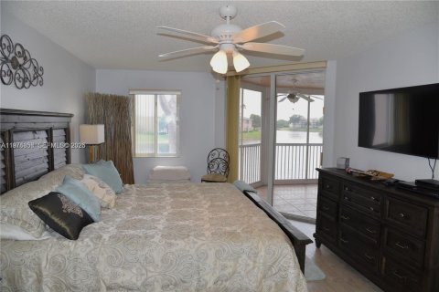 Condo in Tamarac, Florida, 2 bedrooms № 2079493 - photo 13
