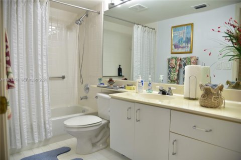Condo in Tamarac, Florida, 2 bedrooms № 2079493 - photo 27