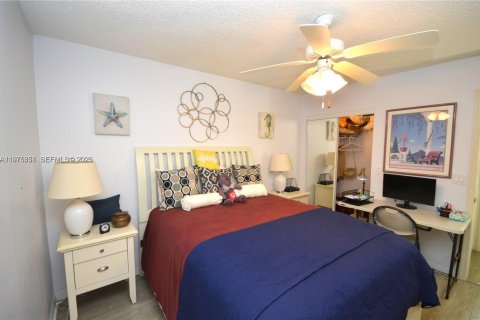 Condo in Tamarac, Florida, 2 bedrooms № 2079493 - photo 21