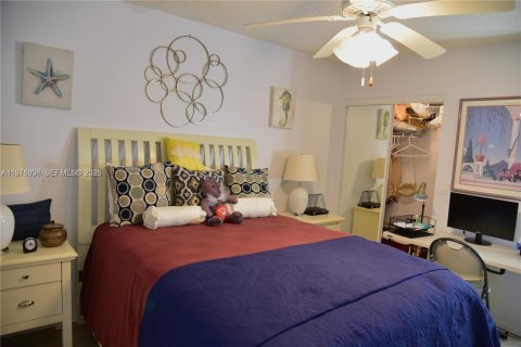 Condo in Tamarac, Florida, 2 bedrooms № 2079493 - photo 23