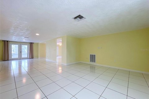 Villa ou maison à vendre à Hudson, Floride: 2 chambres, 187.76 m2 № 2196622 - photo 28