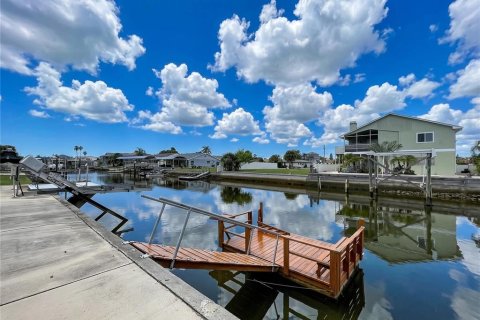Villa ou maison à vendre à Hudson, Floride: 2 chambres, 187.76 m2 № 2196622 - photo 7