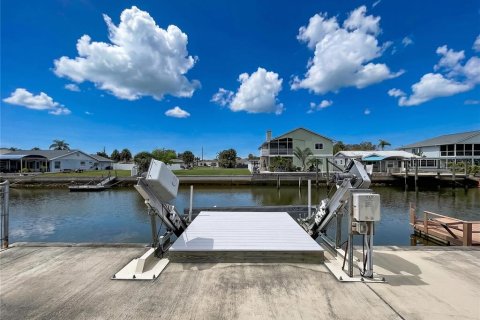 Villa ou maison à vendre à Hudson, Floride: 2 chambres, 187.76 m2 № 2196622 - photo 6
