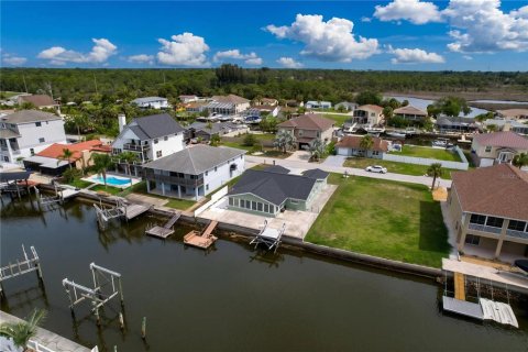 Villa ou maison à vendre à Hudson, Floride: 2 chambres, 187.76 m2 № 2196622 - photo 5