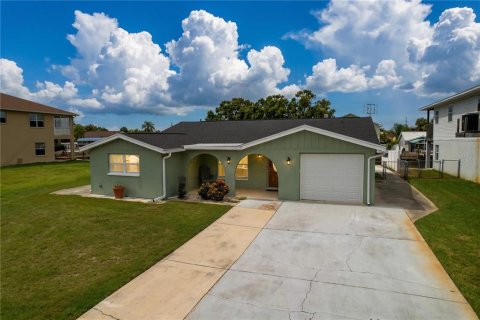 Villa ou maison à vendre à Hudson, Floride: 2 chambres, 187.76 m2 № 2196622 - photo 14
