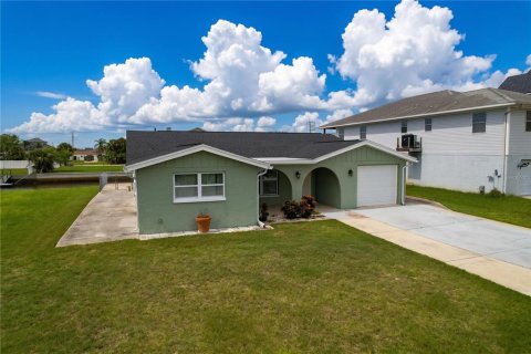 Villa ou maison à vendre à Hudson, Floride: 2 chambres, 187.76 m2 № 2196622 - photo 16