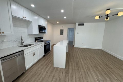 Appartement à louer à Hollywood, Floride: 1 chambre, 58.06 m2 № 1982133 - photo 3