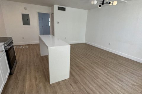 Appartement à louer à Hollywood, Floride: 1 chambre, 58.06 m2 № 1982133 - photo 5