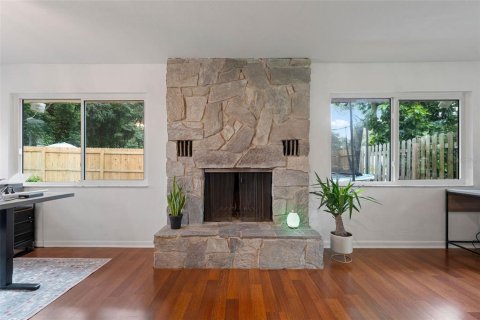 House in Clearwater, Florida 3 bedrooms, 196.21 sq.m. № 1899296 - photo 11