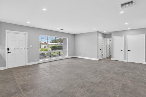Villa ou maison à louer à Deerfield Beach, Floride: 2 chambres, 153.94 m2 № 2085742 - photo 14