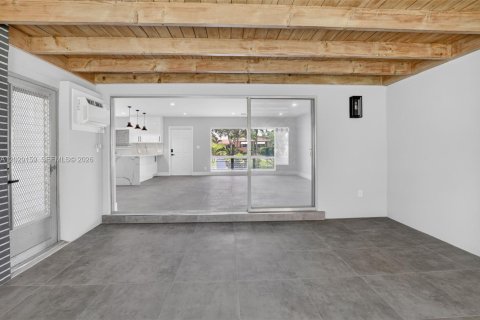 Villa ou maison à louer à Deerfield Beach, Floride: 2 chambres, 153.94 m2 № 2085742 - photo 17