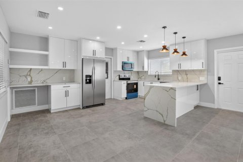 Villa ou maison à louer à Deerfield Beach, Floride: 2 chambres, 153.94 m2 № 2085742 - photo 7