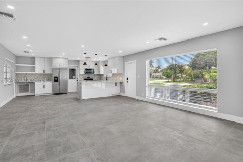 Villa ou maison à louer à Deerfield Beach, Floride: 2 chambres, 153.94 m2 № 2085742 - photo 5