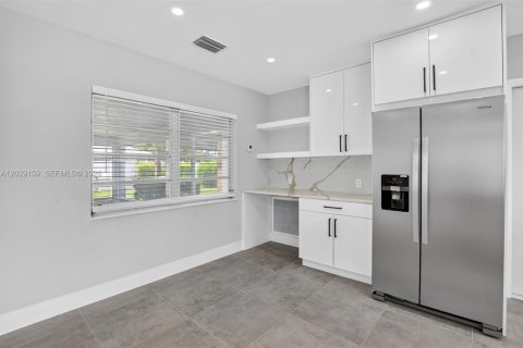 Villa ou maison à louer à Deerfield Beach, Floride: 2 chambres, 153.94 m2 № 2085742 - photo 12