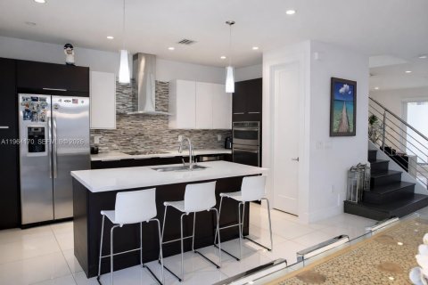 Купить виллу или дом в Дорал, Флорида 4 спальни, 172.98м2, № 2026741 - фото 14