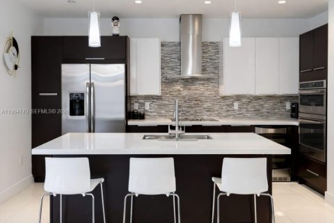 Купить виллу или дом в Дорал, Флорида 4 спальни, 172.98м2, № 2026741 - фото 12