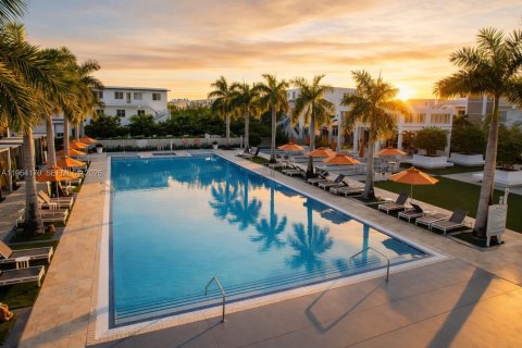 Купить виллу или дом в Дорал, Флорида 4 спальни, 172.98м2, № 2026741 - фото 24