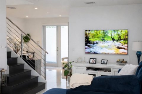 Купить виллу или дом в Дорал, Флорида 4 спальни, 172.98м2, № 2026741 - фото 5