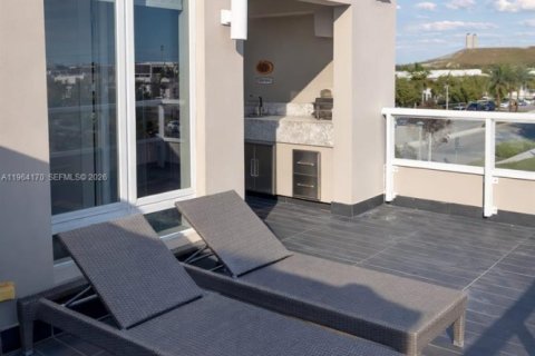 Купить виллу или дом в Дорал, Флорида 4 спальни, 172.98м2, № 2026741 - фото 22