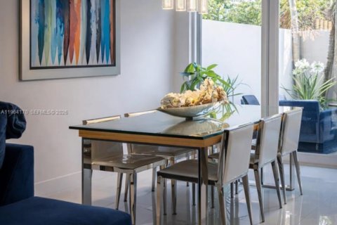 Купить виллу или дом в Дорал, Флорида 4 спальни, 172.98м2, № 2026741 - фото 8