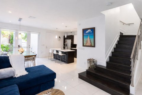 Купить виллу или дом в Дорал, Флорида 4 спальни, 172.98м2, № 2026741 - фото 4