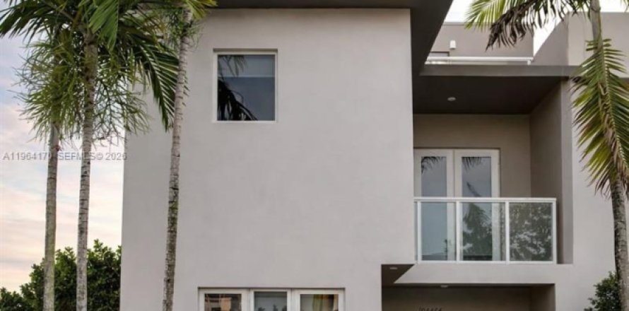 Дом в LANDMARK в Дорал, Флорида 4 спальни, 172.98м2 № 2026741