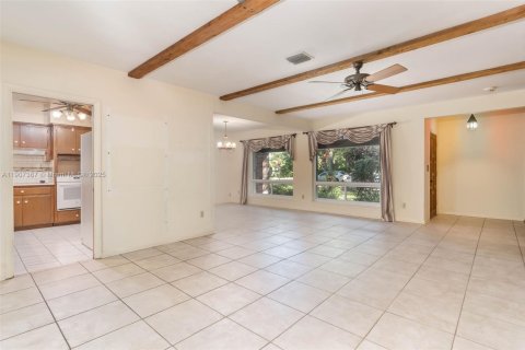 Villa ou maison à vendre à Palmetto Bay, Floride: 3 chambres, 184.97 m2 № 1964037 - photo 6