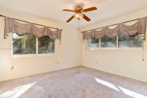 Villa ou maison à vendre à Palmetto Bay, Floride: 3 chambres, 184.97 m2 № 1964037 - photo 11