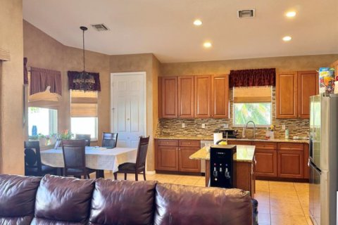 House in St. Lucie, Florida 4 bedrooms, 256.32 sq.m. № 2187385 - photo 5
