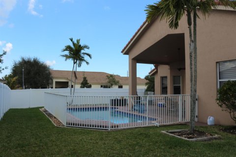 House in St. Lucie, Florida 4 bedrooms, 256.32 sq.m. № 2187385 - photo 19