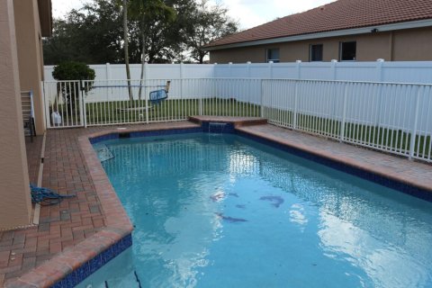 House in St. Lucie, Florida 4 bedrooms, 256.32 sq.m. № 2187385 - photo 17