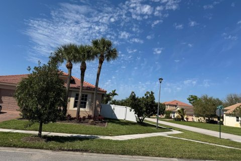 House in St. Lucie, Florida 4 bedrooms, 256.32 sq.m. № 2187385 - photo 21