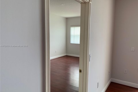 Condo in Doral, Florida, 3 bedrooms  № 1860335 - photo 5