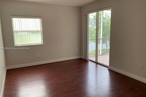 Condo in Doral, Florida, 3 bedrooms  № 1860335 - photo 3