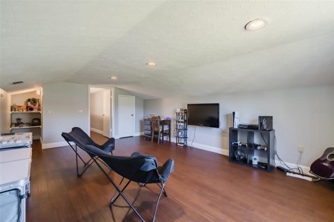 Casa en venta en Brandon, Florida, 4 dormitorios, 338.07 m2 № 1751180 - foto 30