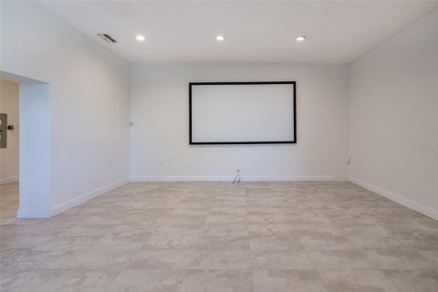 Casa en venta en Brandon, Florida, 4 dormitorios, 338.07 m2 № 1751180 - foto 25