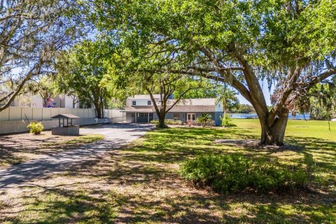 Casa en venta en Brandon, Florida, 4 dormitorios, 338.07 m2 № 1751180 - foto 5